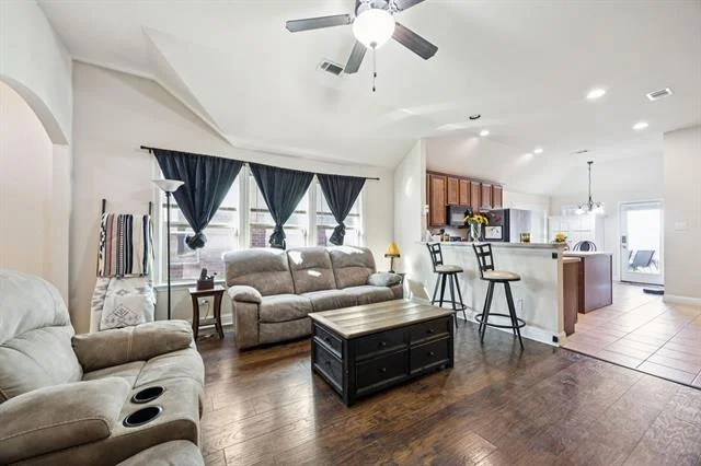 Photo of 1601 Applegate Way