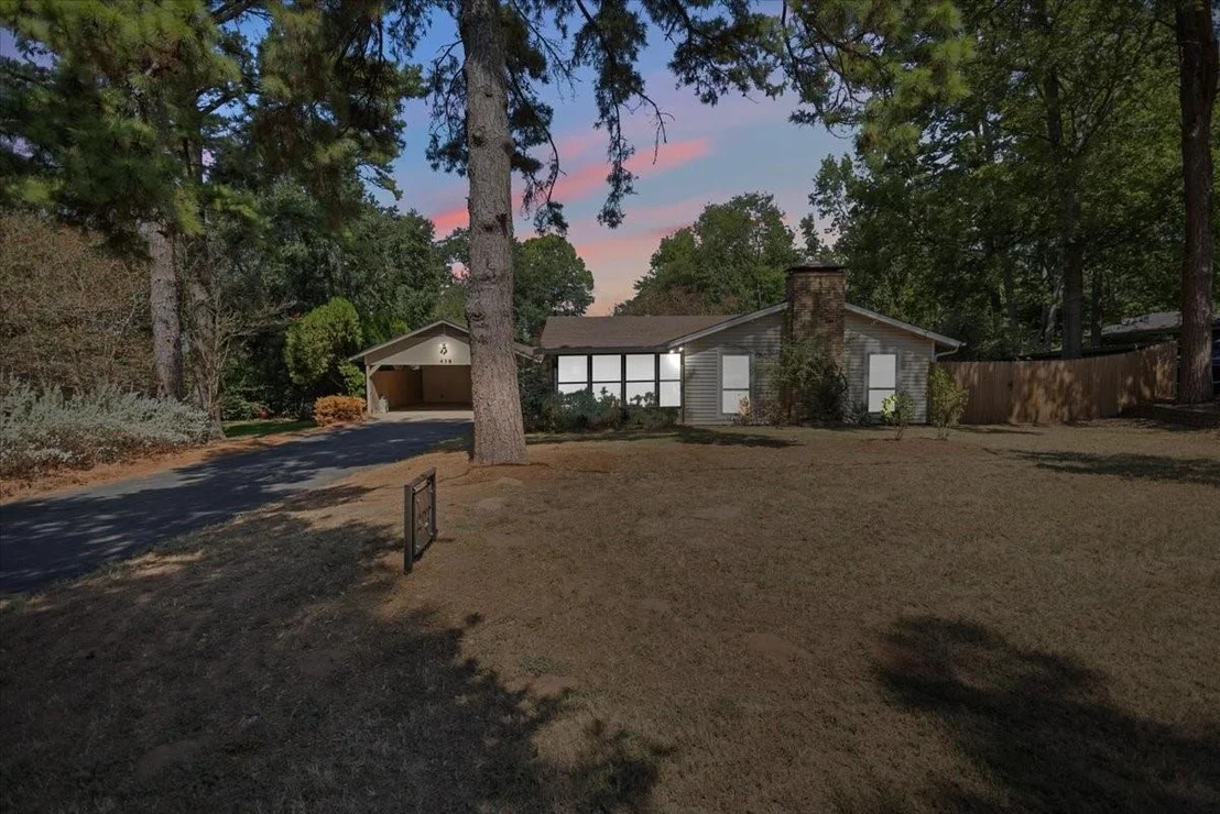 Photo of 207 Grass Knoll Drive