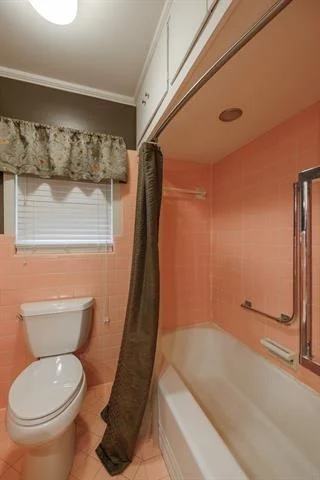 Photo of 817 Rivercrest Drive