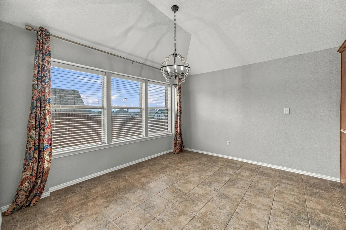 Photo of 914 Winding Road