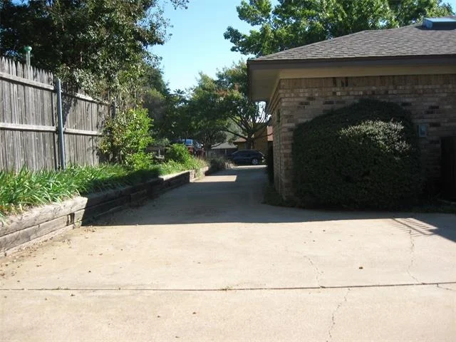 Photo of 5200 Ledgestone Drive