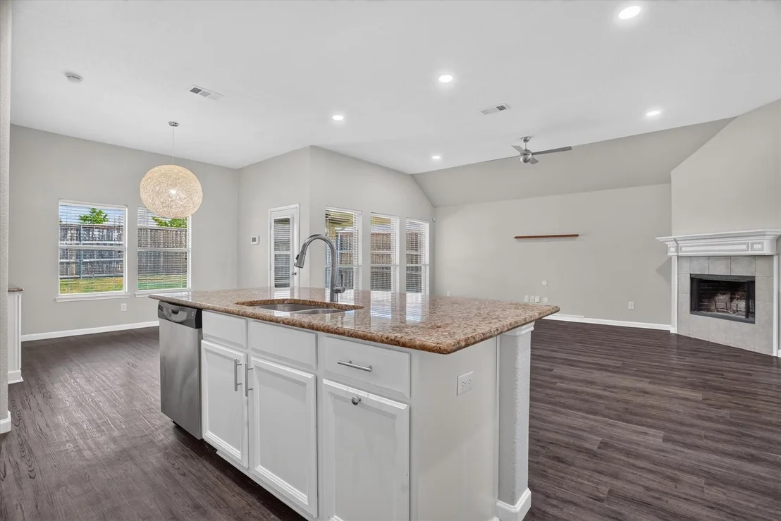 Photo of 817 Peach Lane