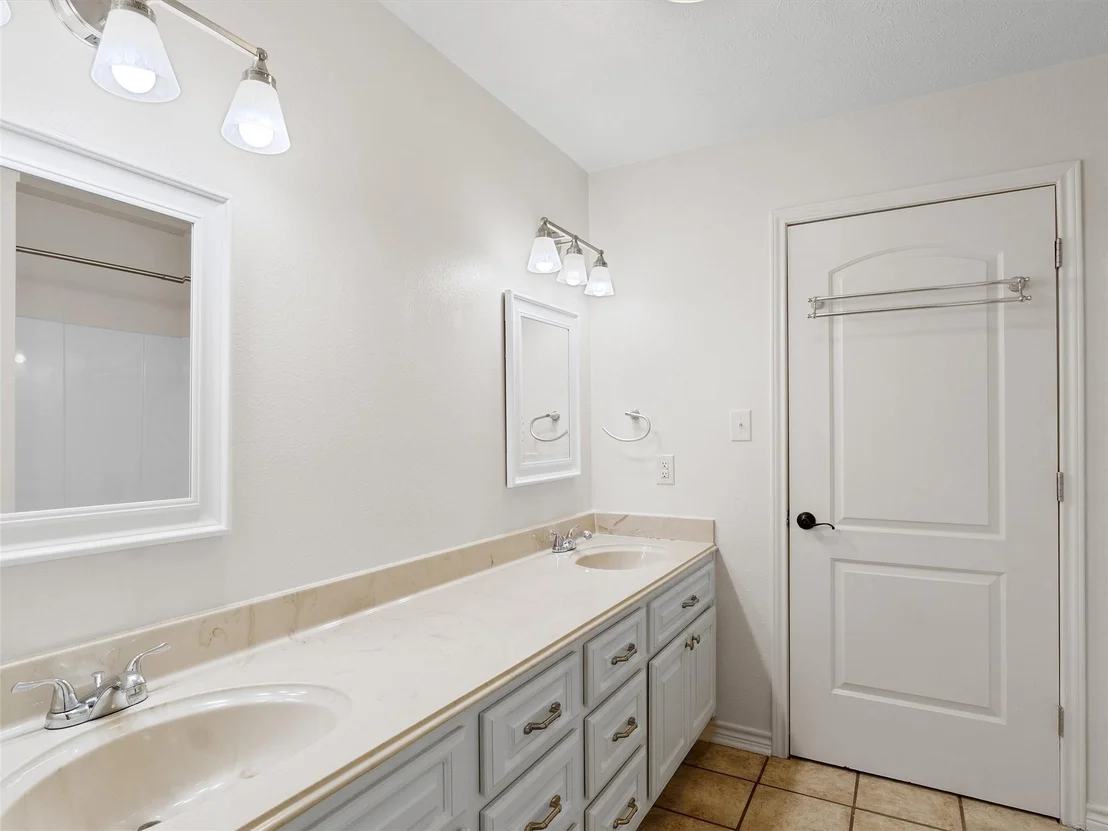 Photo of 2976 CR 217 E
