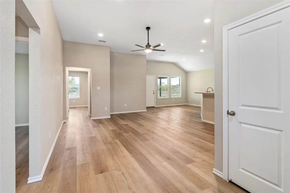 Photo of 807 Bella Blvd Street