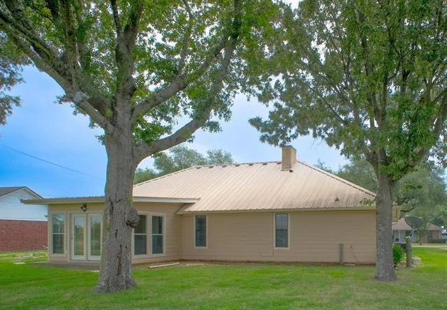 Photo of 812 Crestline Drive