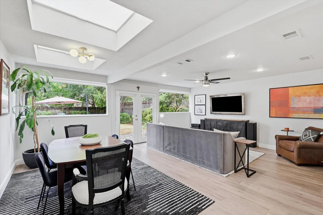 Photo of 306 W Northgate Drive