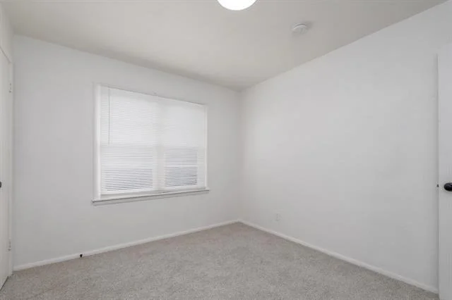 Photo of 2118 N Mockingbird Lane