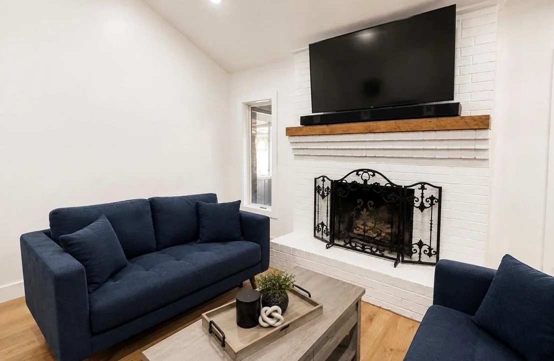 Photo of 1731 N Mockingbird Lane