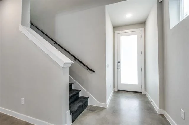 Photo of 1225 Crownview Lane