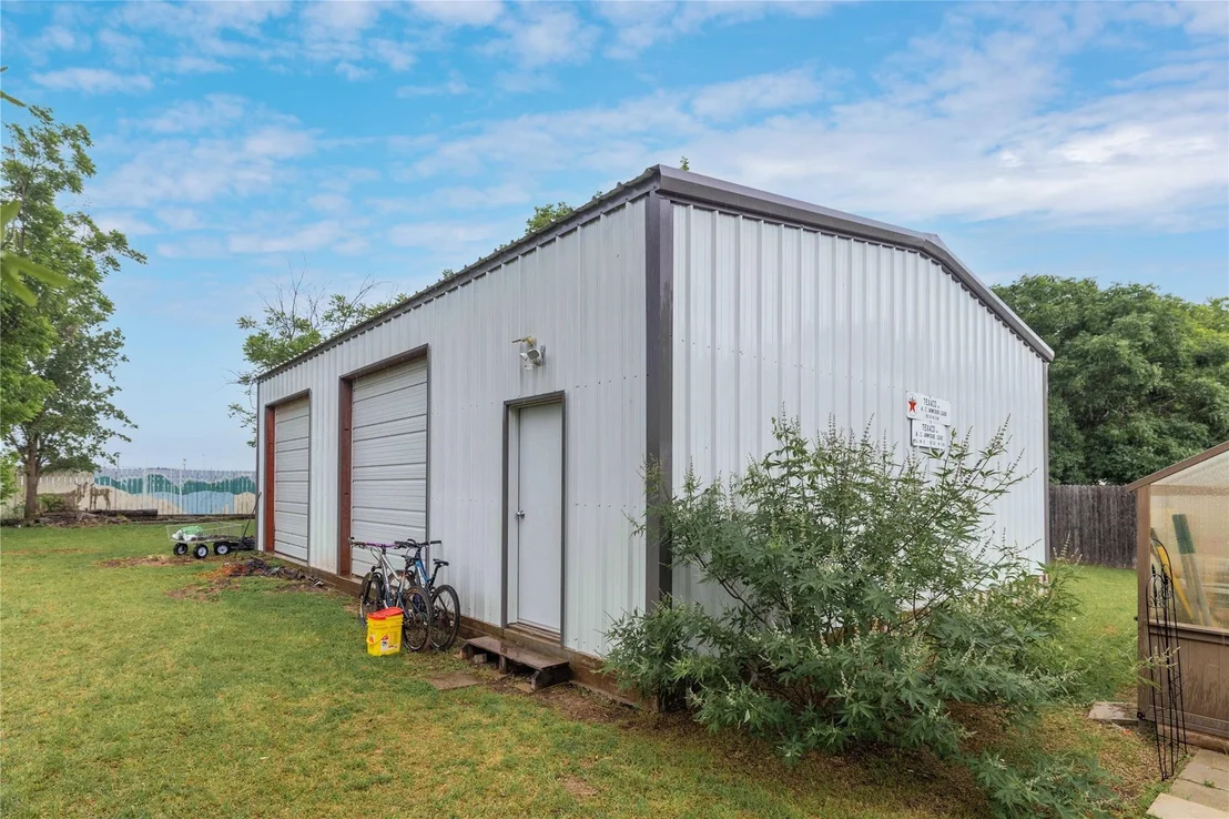Photo of 205 longhorn dr