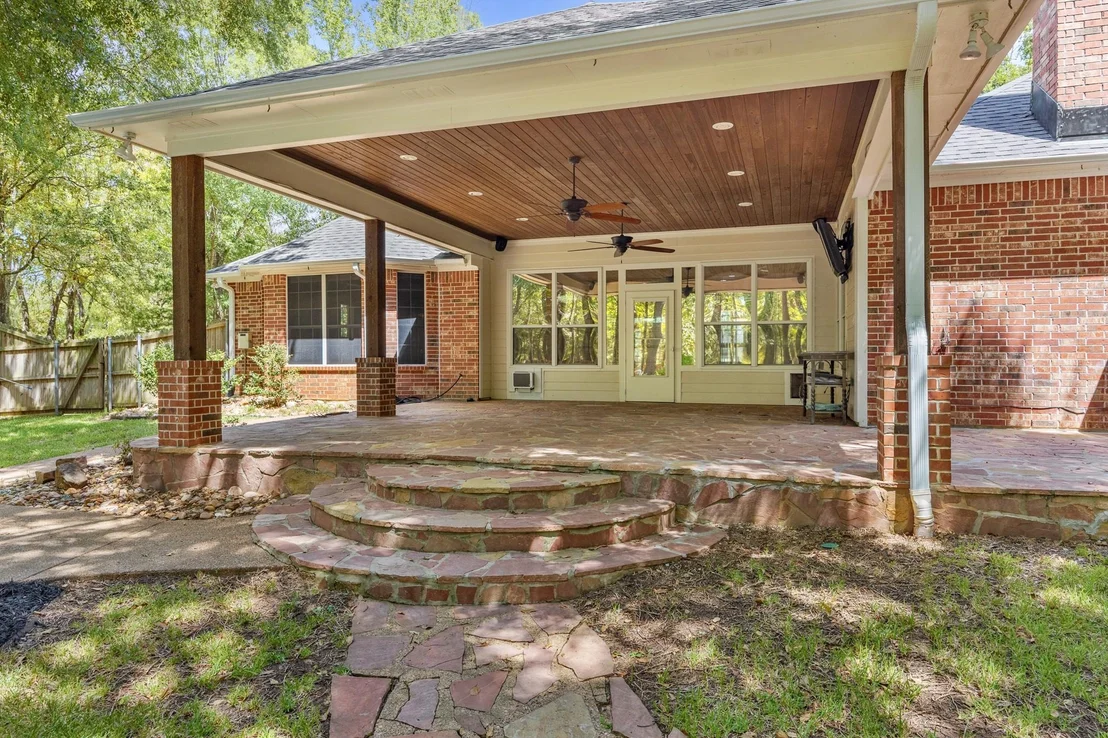 Photo of 17820 Oak Forest Drive