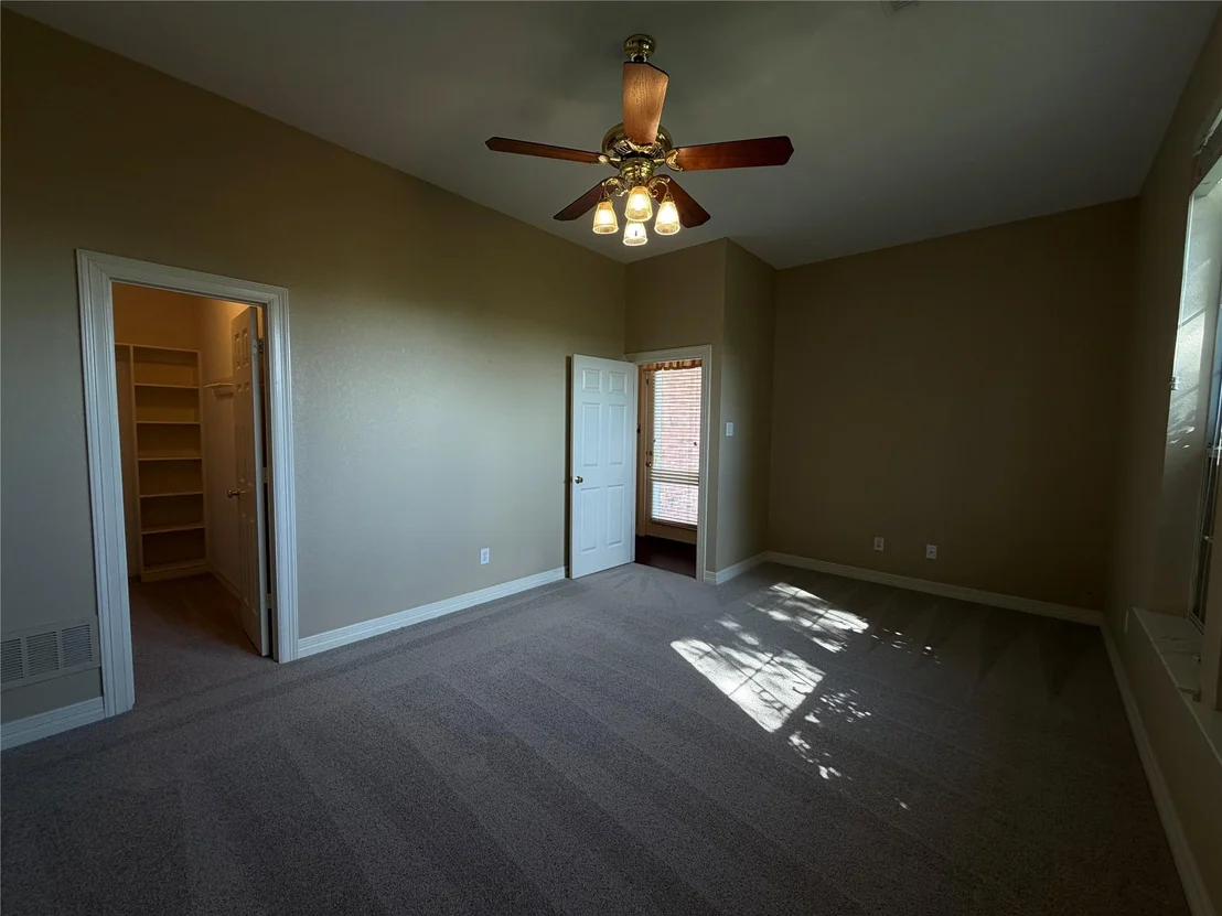 Photo of 619 Edgewood Lane