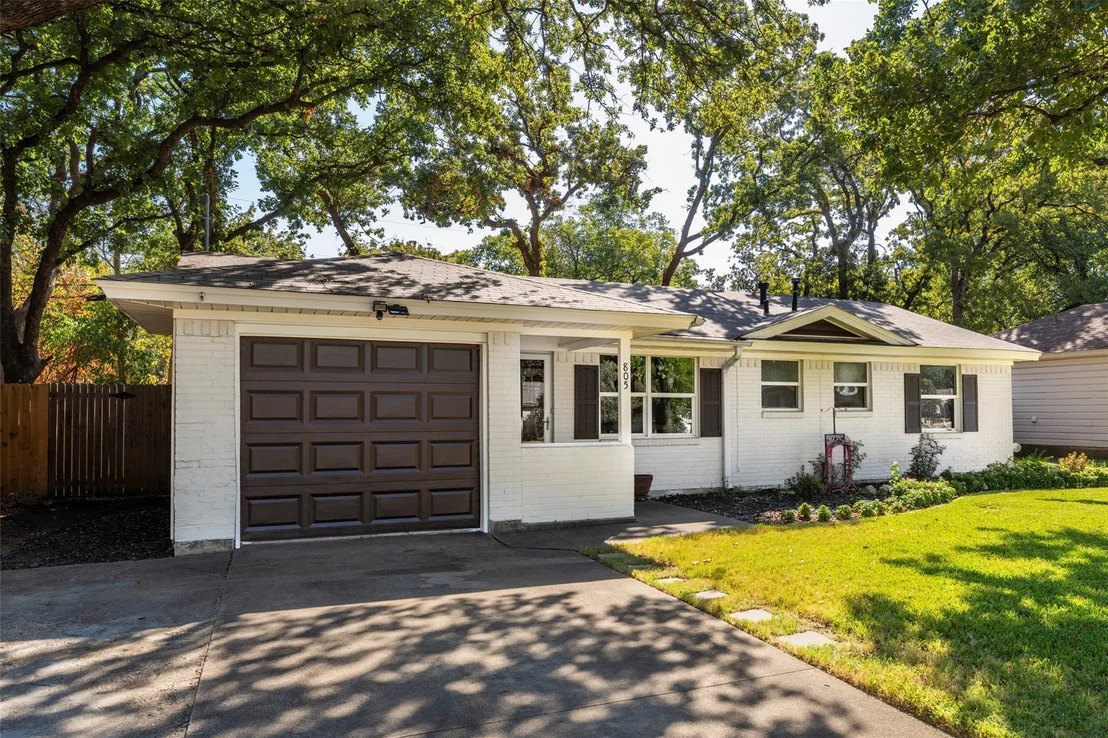 Photo of 805 Clover Park Drive