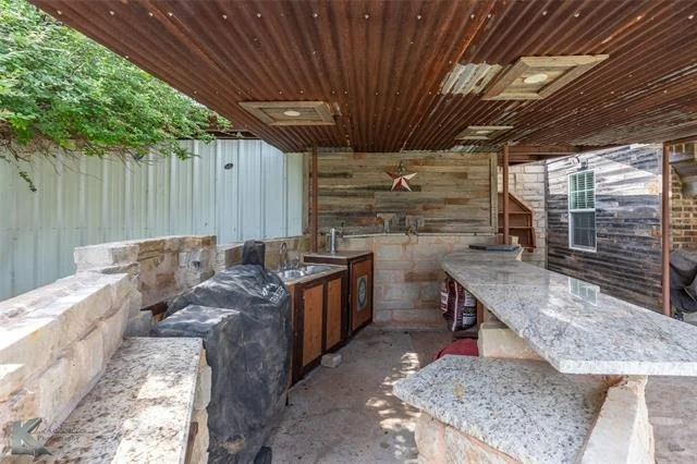 Photo of 1070 Larned Lane