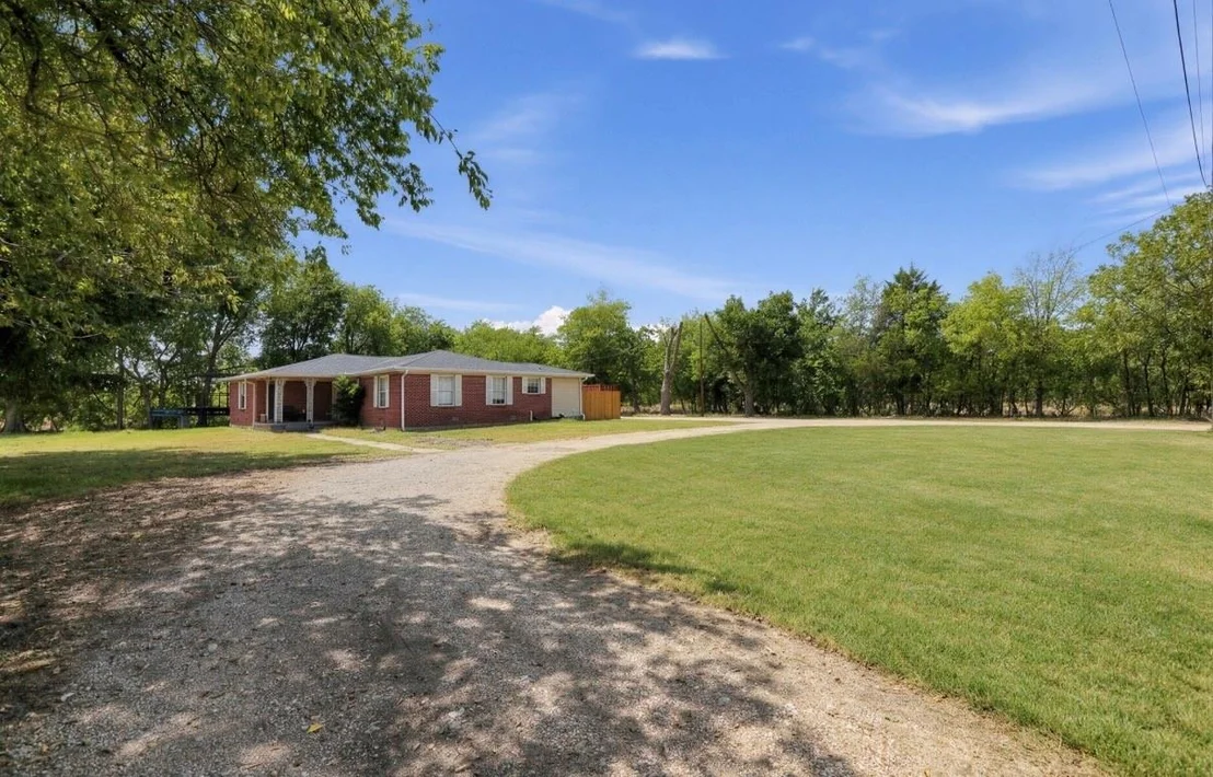 Photo of 535 Ross Road