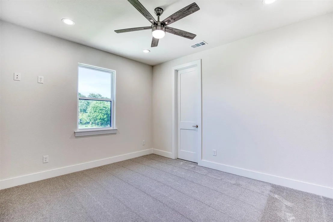 Photo of 1044 Hidden Oaks Drive