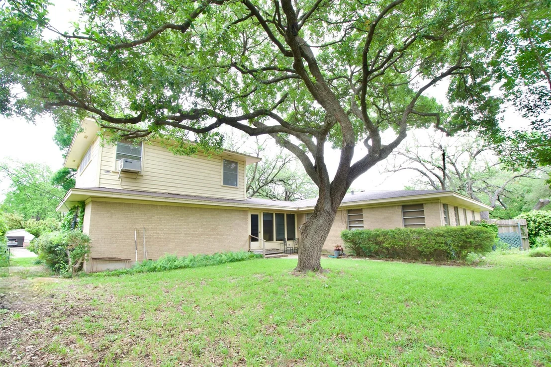 Photo of 4901 Pine Avenue