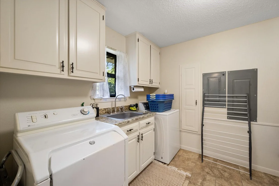 Photo of 1700 Jennifer Circle