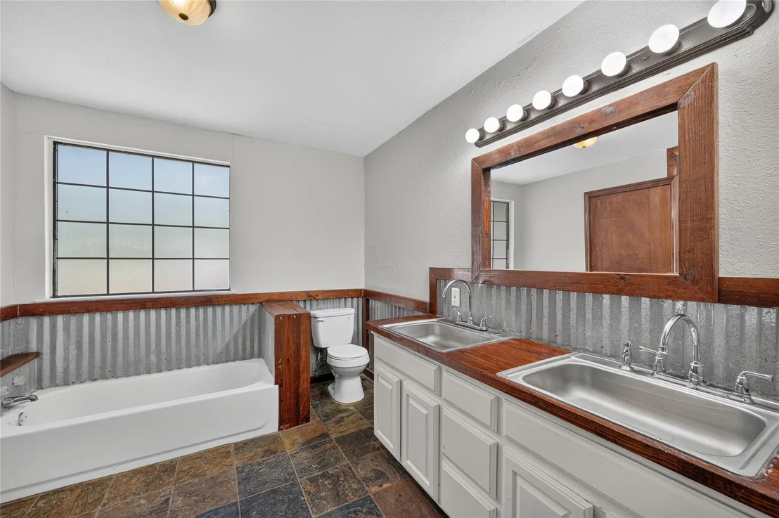 Photo of 600 Jefferson Avenue