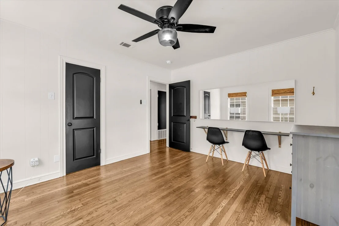 Photo of 2601 Columbus Avenue