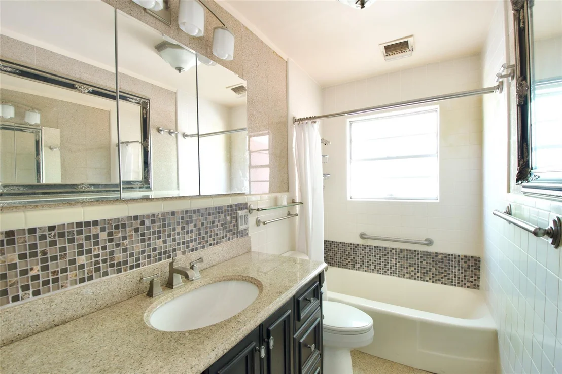 Photo of 819 Pecan Street