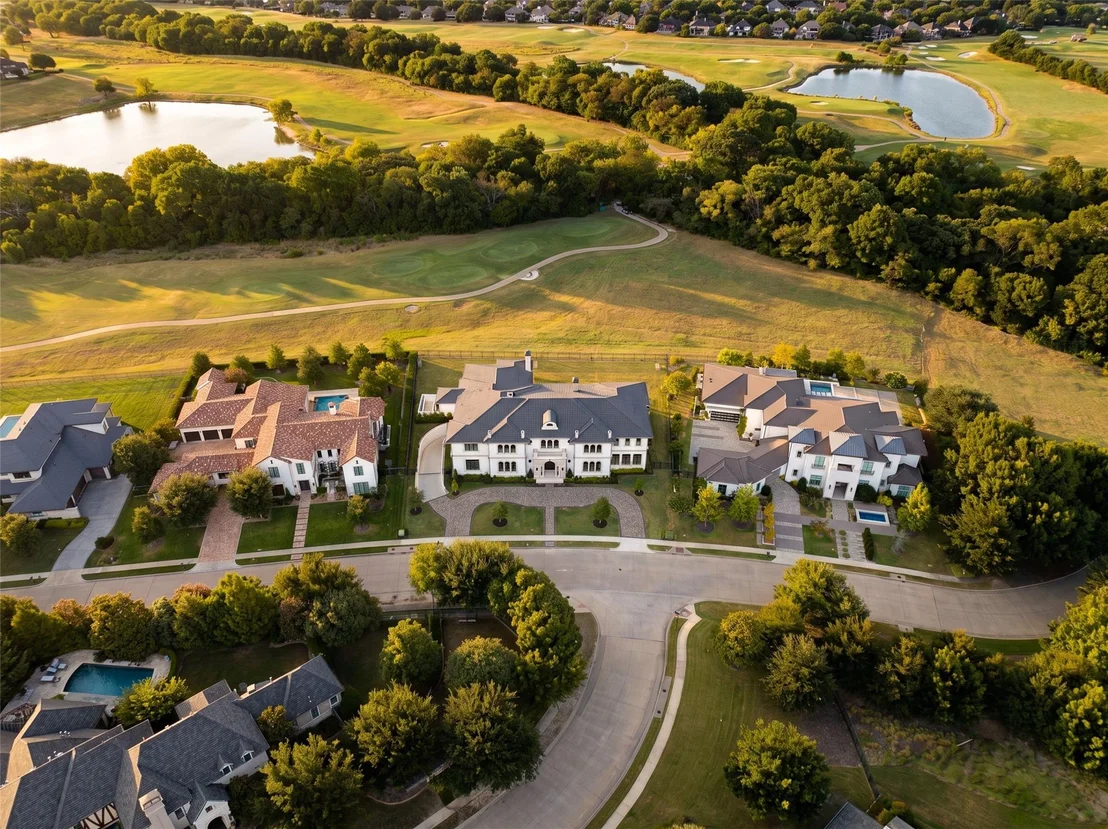 Photo of 402 Lakeway Drive