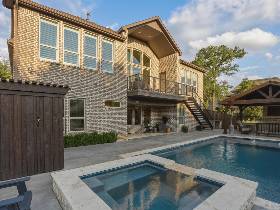 Photo of 1221 Falcon Drive
