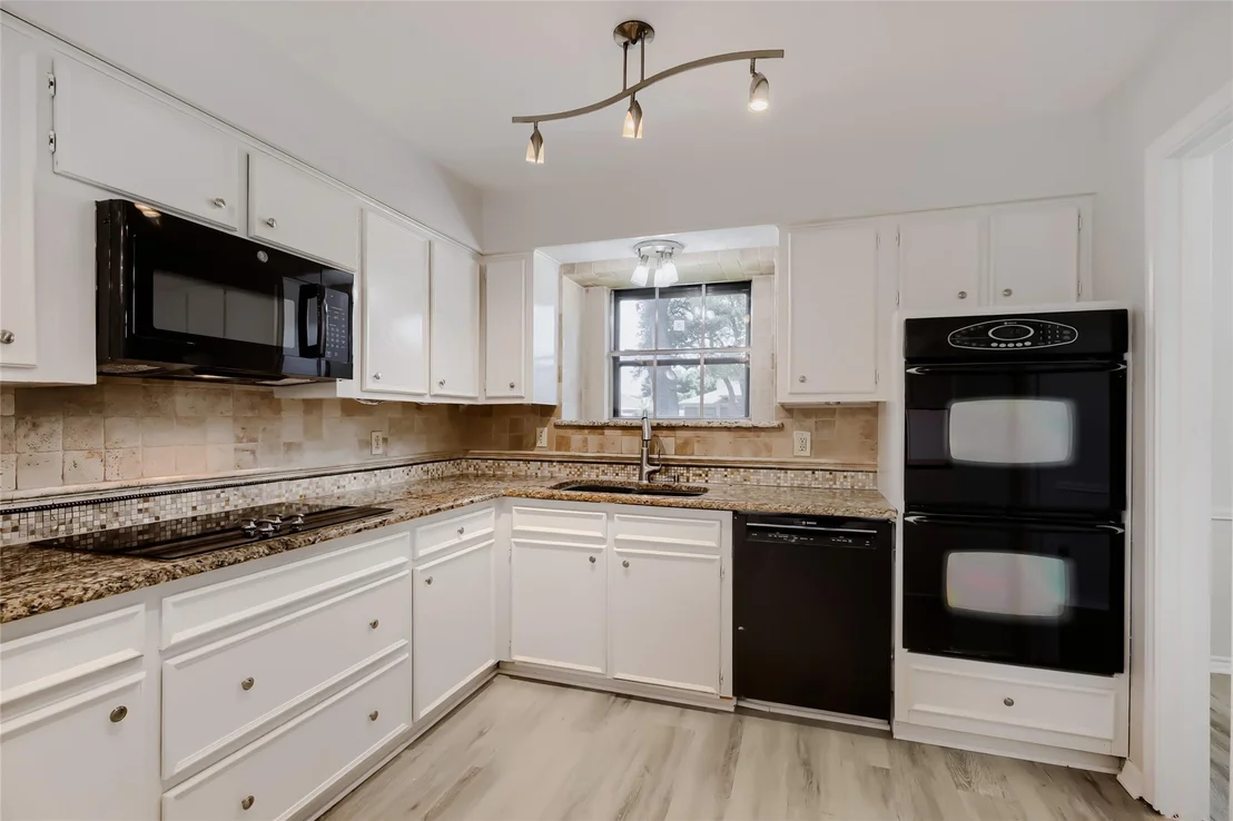 Photo of 1202 E Berkeley Drive