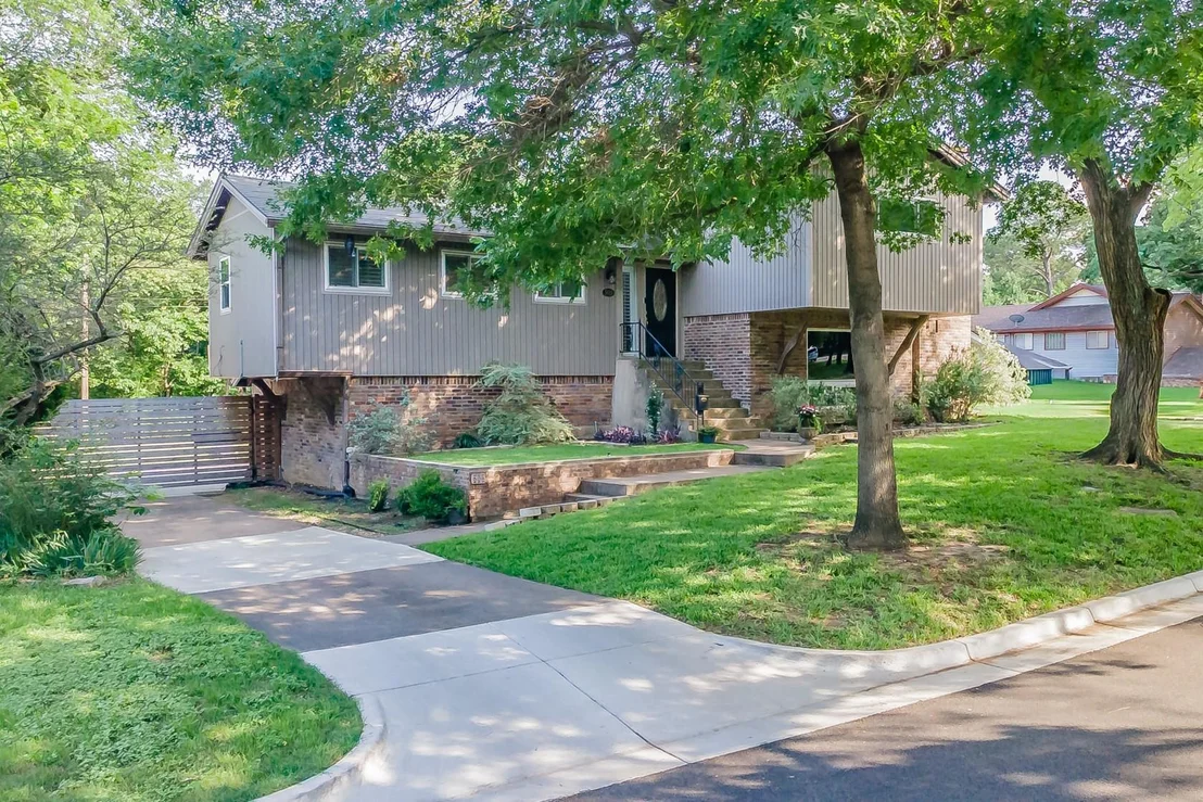 Photo of 509 Westcliff Drive