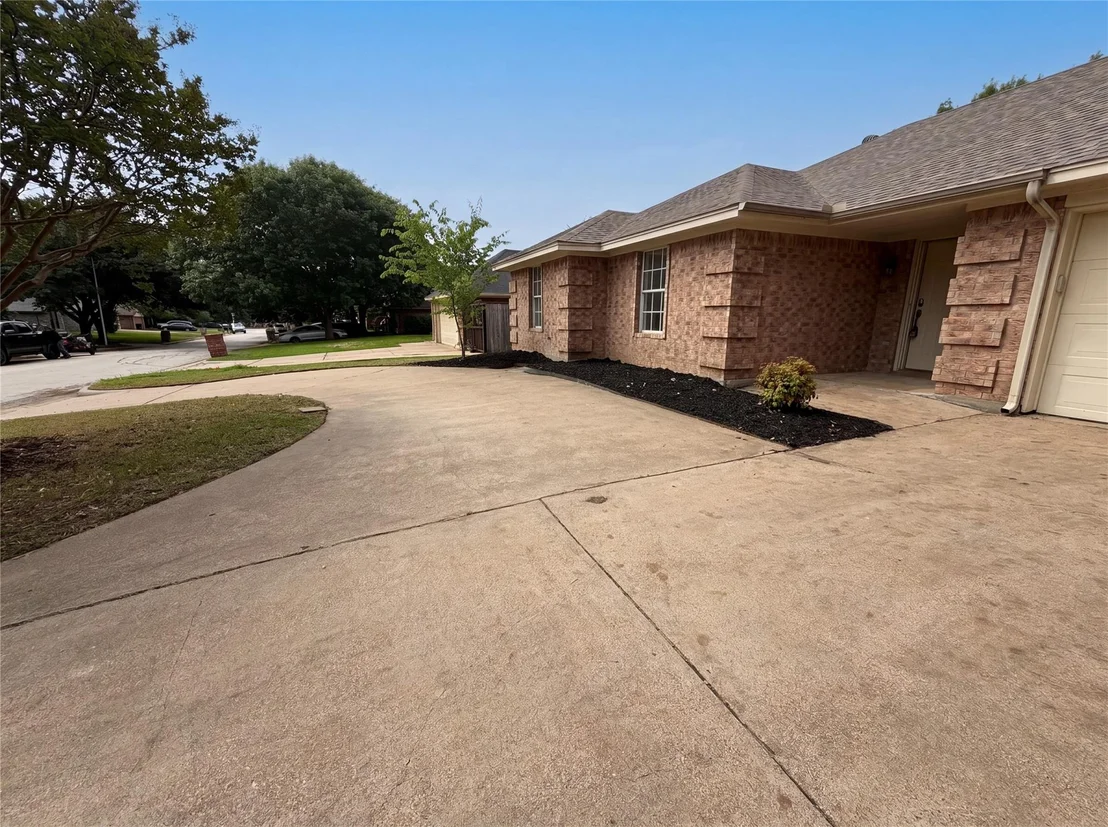 Photo of 1233 Windy Meadows Drive