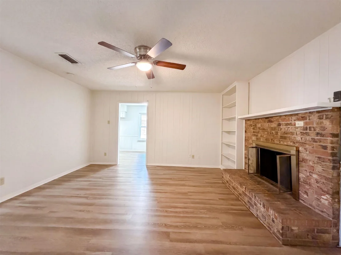 Photo of 1136 Kris Street