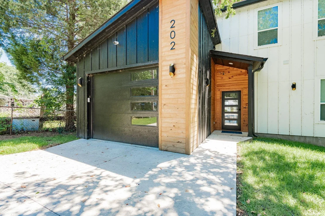 Photo of 202 Sunray Street