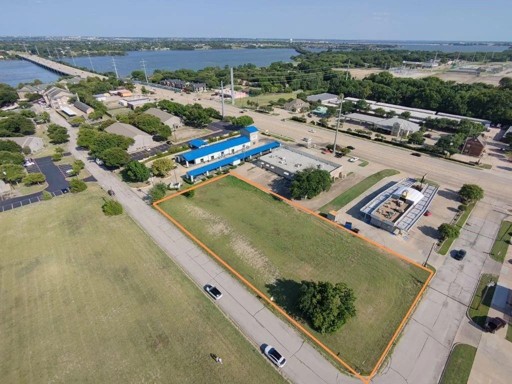 Photo of 5310 Lakeview Parkway
