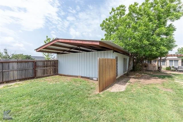 Photo of 1070 Larned Lane