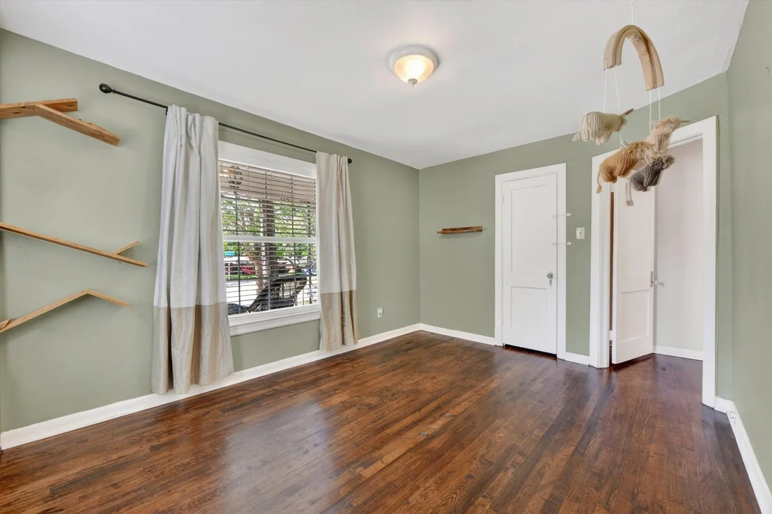 Photo of 2129 Cardinal Lane