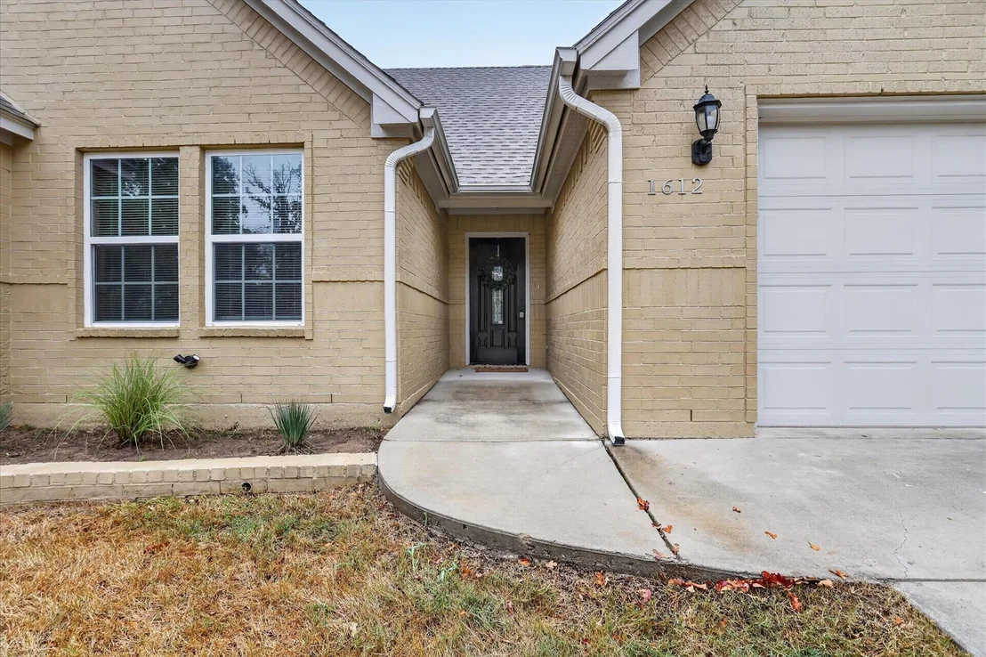 Photo of 1612 Tanglewood Drive