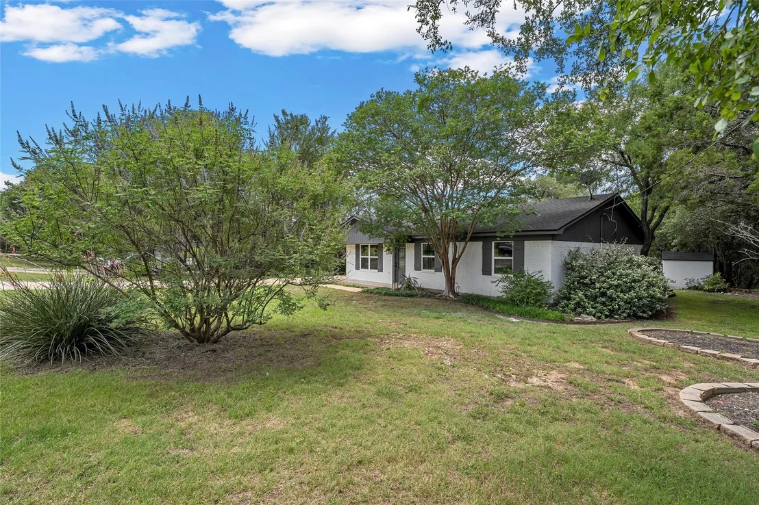 Photo of 139 Cresthill Circle