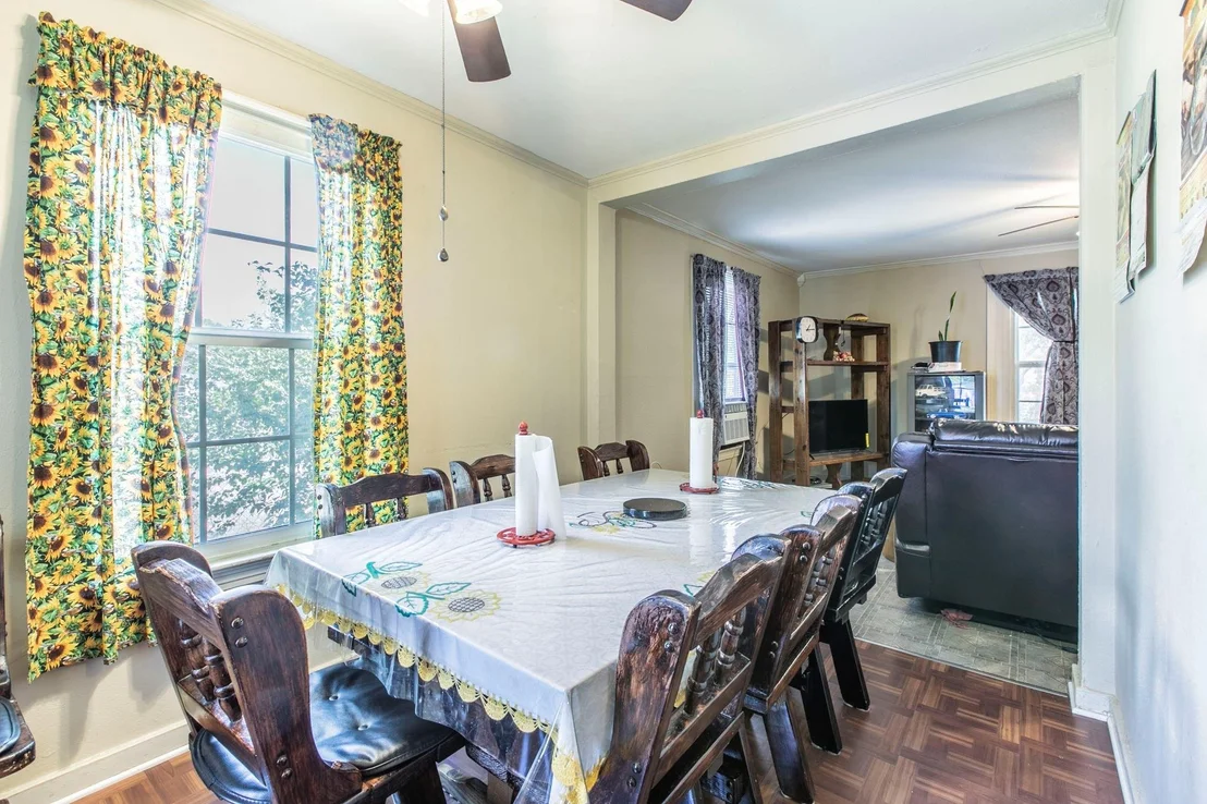 Photo of 2101 Pine Avenue