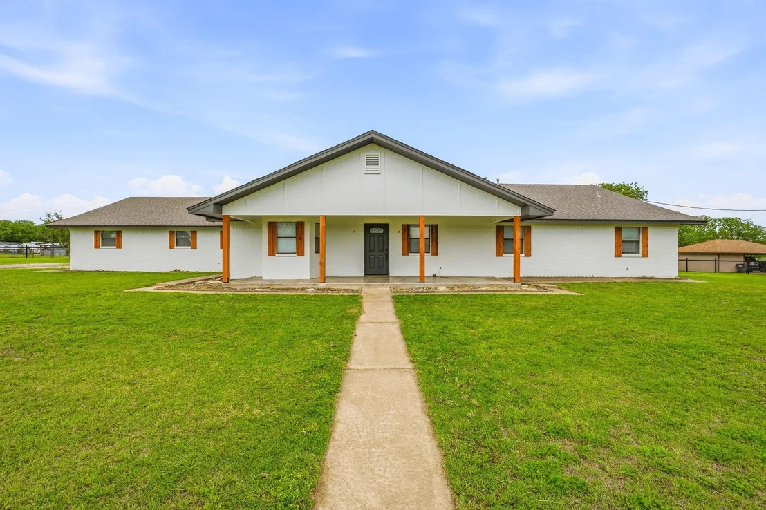 Photo of 621 County Road 484