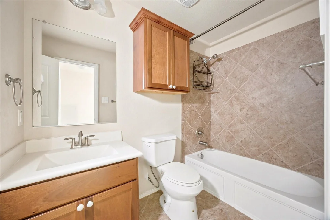 Photo of 716 Harrison Lane