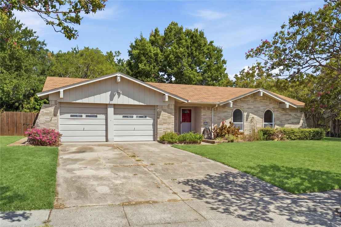 Photo of 2015 Inverness Drive