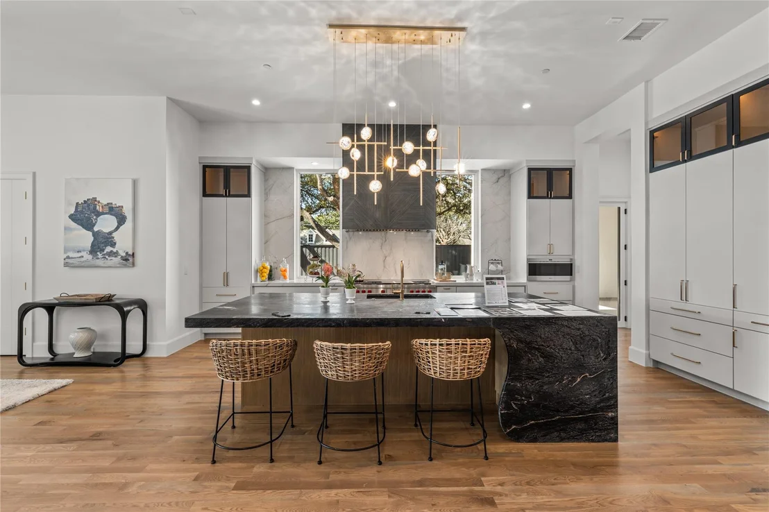 Photo of 6006 Meadow Crest
