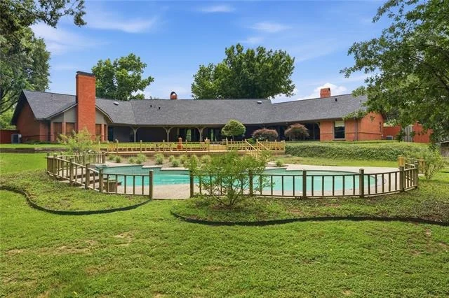 Photo of 112 Willowbrook Drive