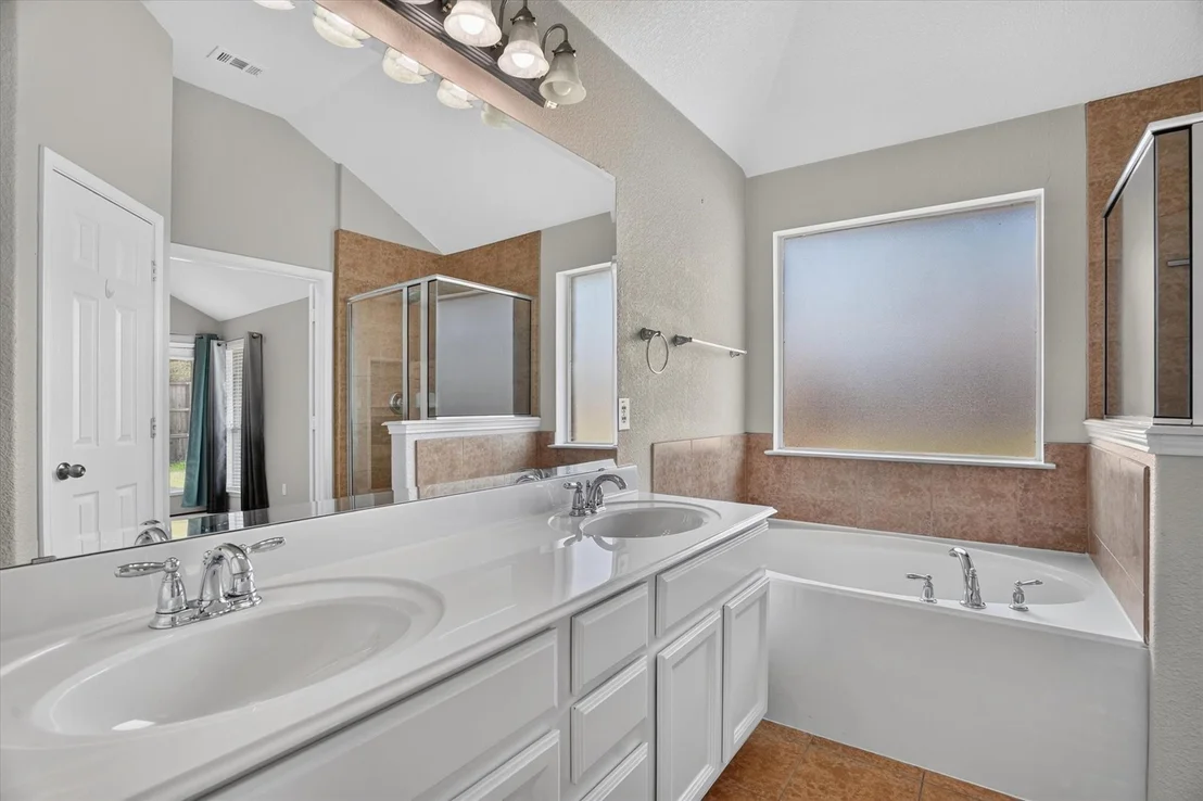 Photo of 817 Peach Lane