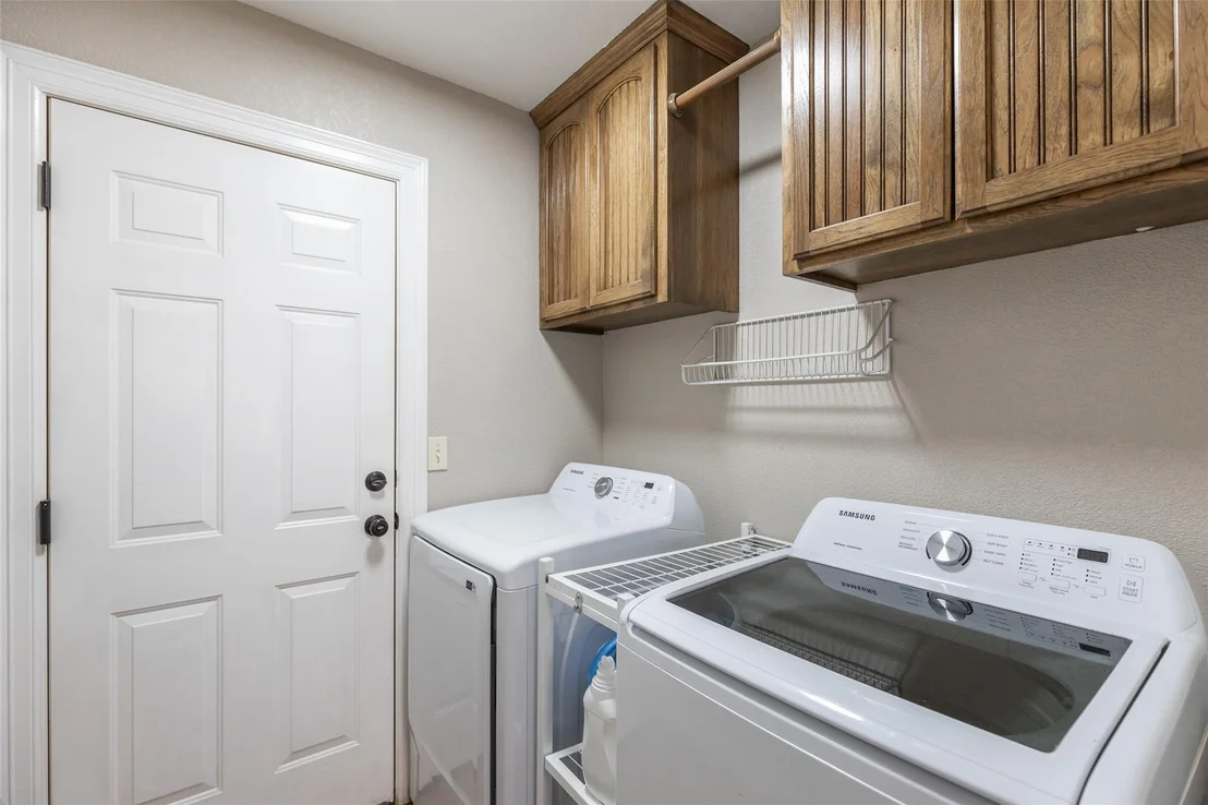 Photo of 174 Sanford Lane