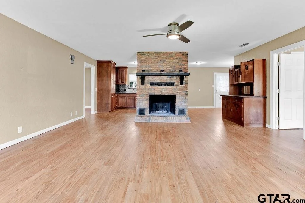 Photo of 213 Treetop Lane