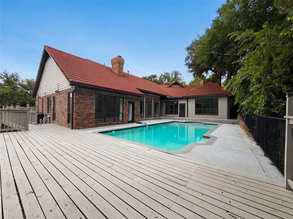 Photo of 2405 Castle Rock Road