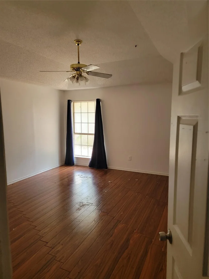 Photo of 4904 Saddleback Road
