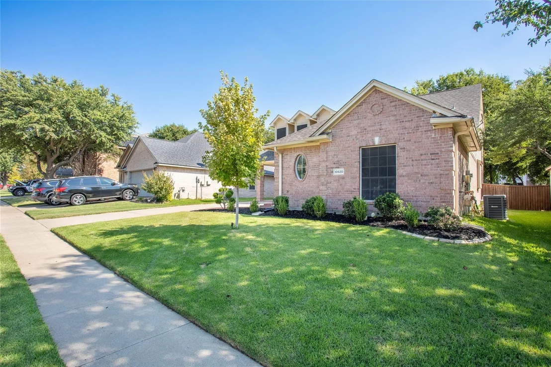 Photo of 10520 Stoneside Trail