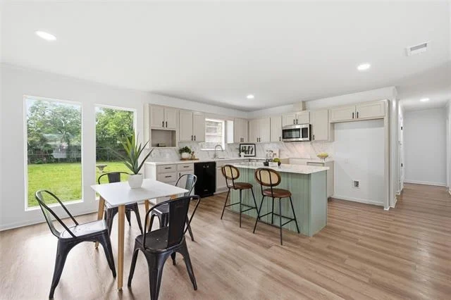 Photo of 305 Avenue I
